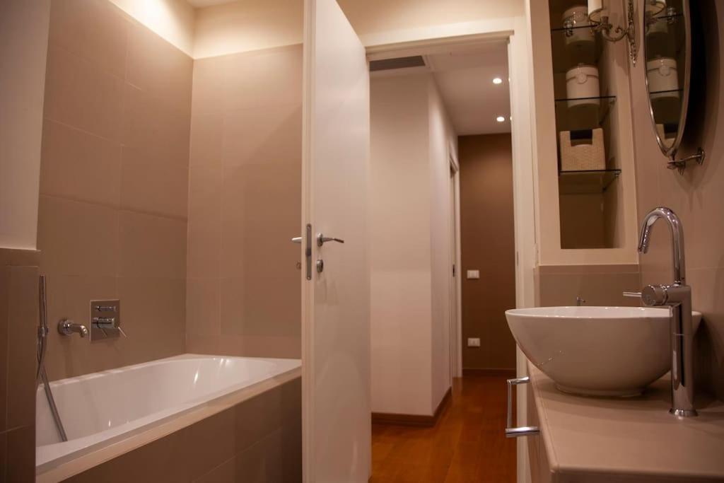 Roma, Gemelli Casa Eleganza, Resort Modernista エクステリア 写真